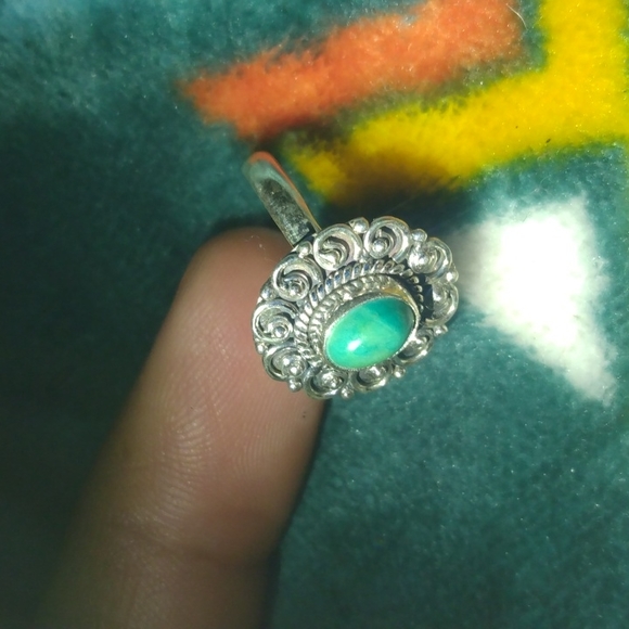 Ring - Picture 3 of 4